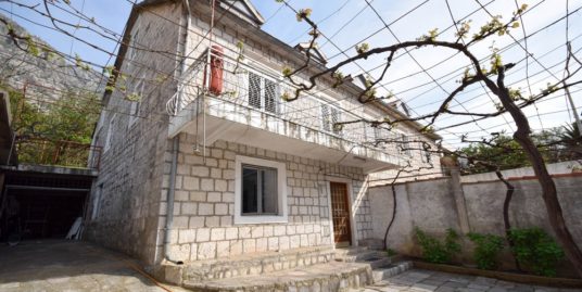 Traditional stone house Dobrota, Kotor