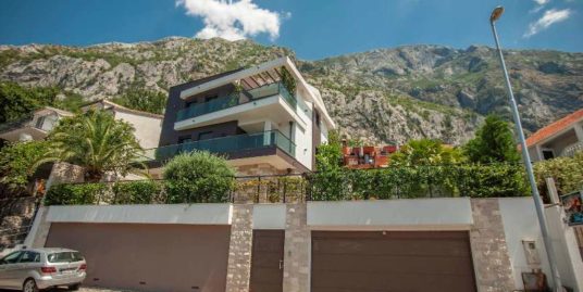 Stunning premium house Kotor