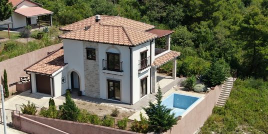 Enchanting house enjoying panoramic views of Herceg Novi